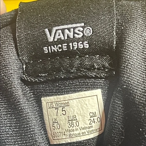 Vans women High-Top Sneakers - Black and White - Picture 2 of 7